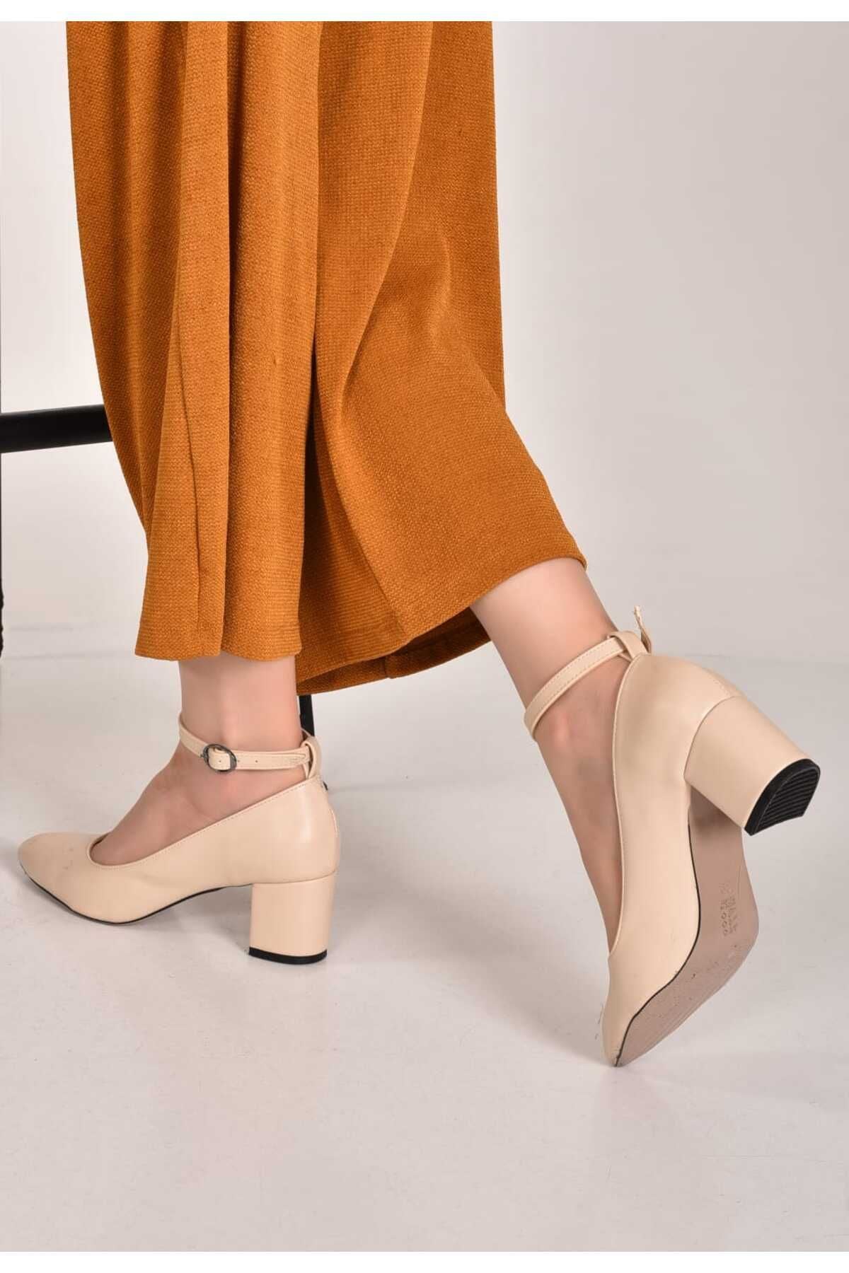 Pier Bej Kadın Bilekten Bağlamalı 5 Cm Klasik Topuklu Ayakkabı