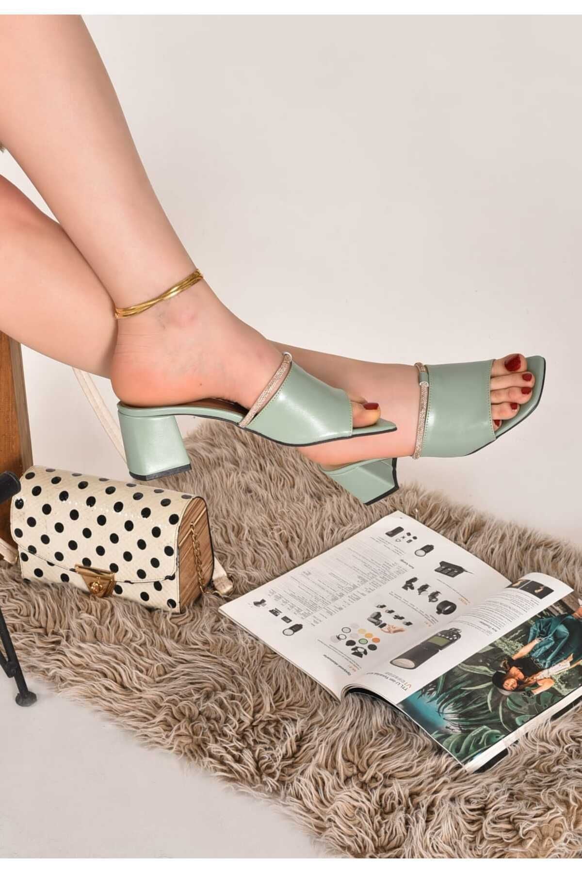 Luna Kadın tek Bantlı Taş Detaylı 5 Cm Topuklu Terlik