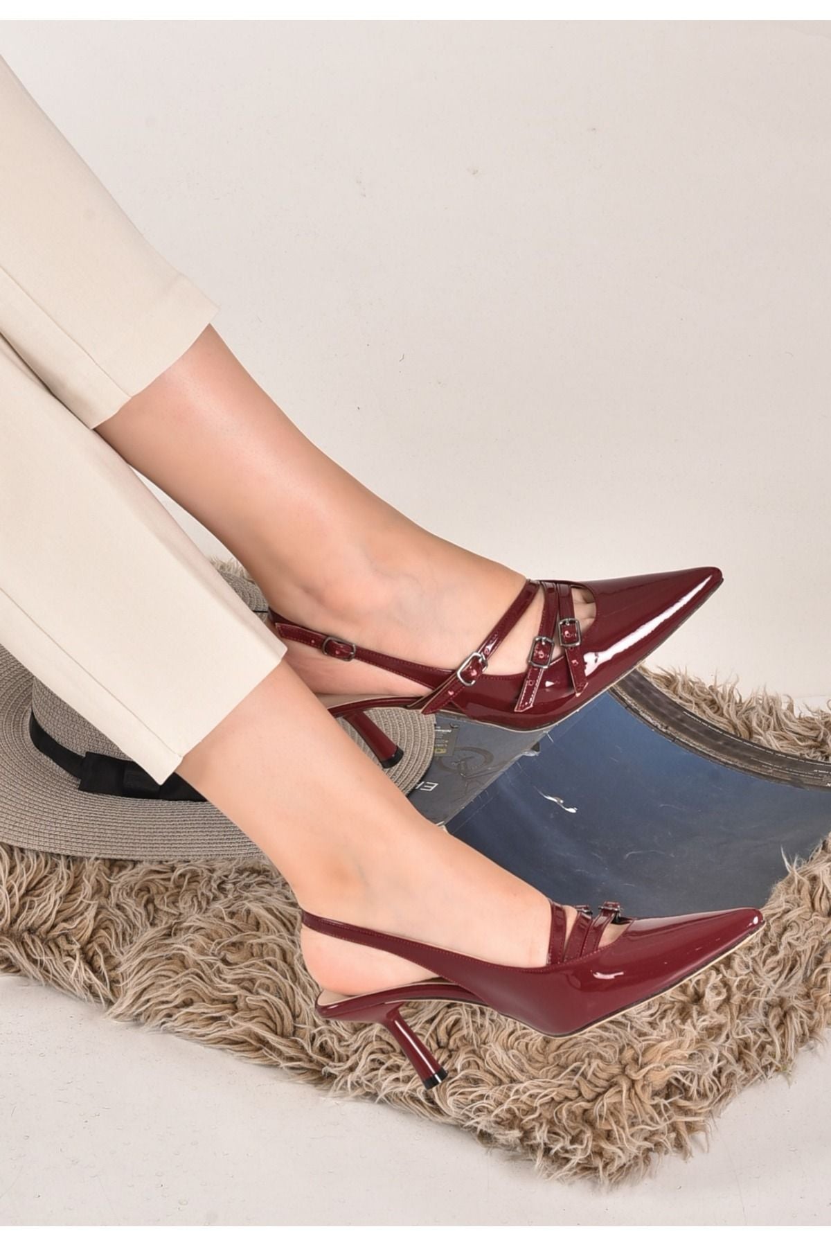 Bella Model Bordo Bantlı Kemerli Stiletto