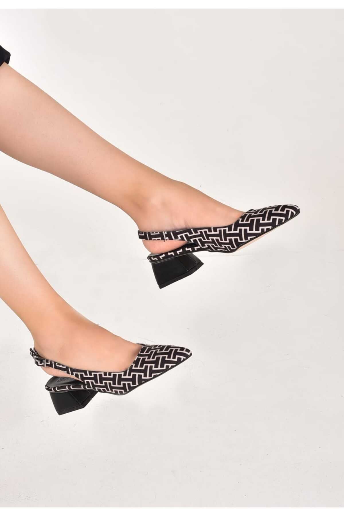 Verde Siyah-Bej Kadın Mini Topuk Desenli Arkası Açık Sivri Burunlu Babet