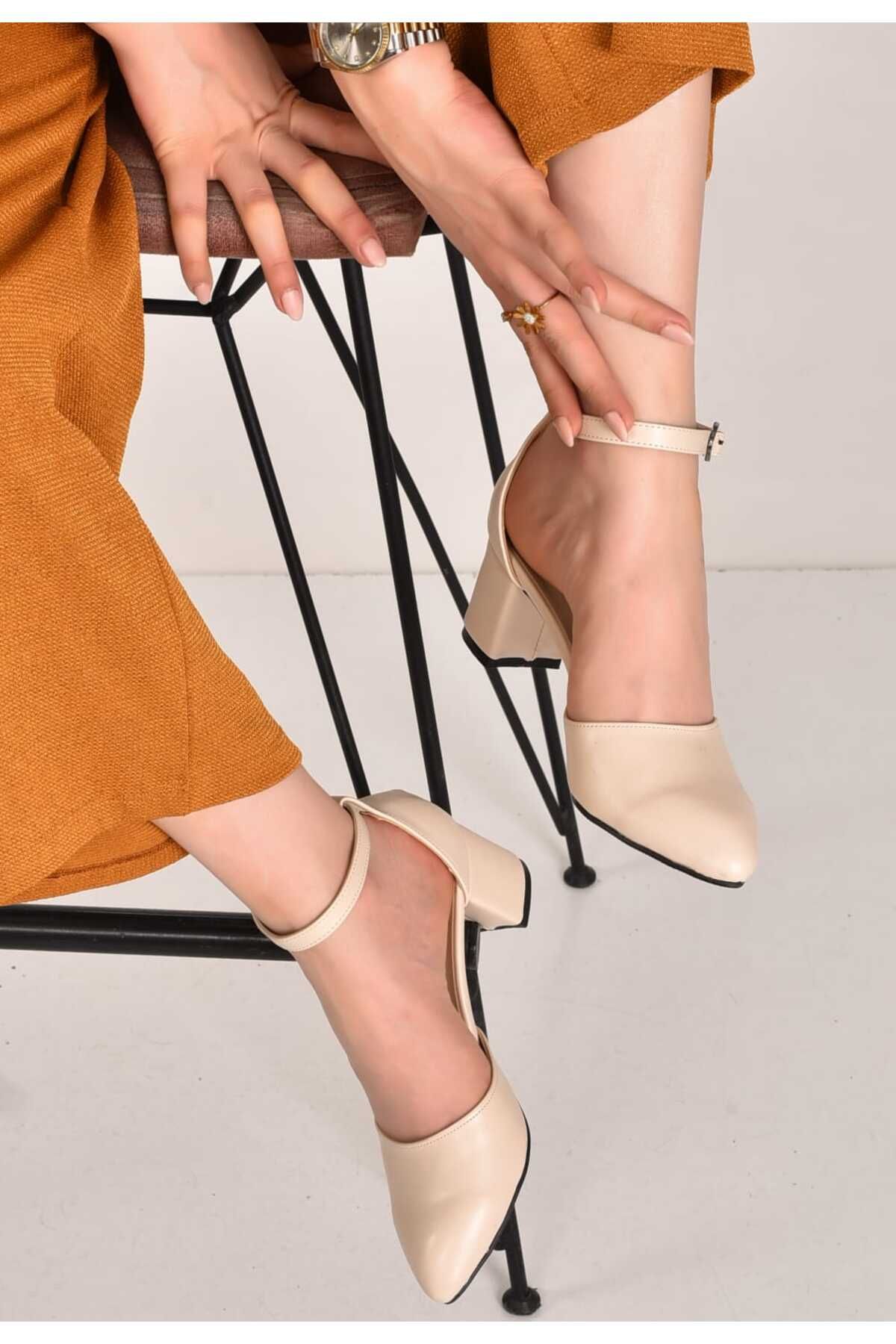 Benita Mat Açık Bilekten bağlamalı Klasik Ayakkabı