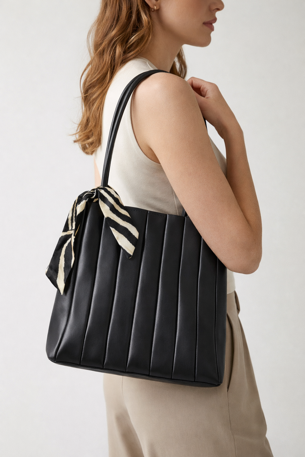 Luna Kadın Siyah Fularlı Modern Şık Çanta