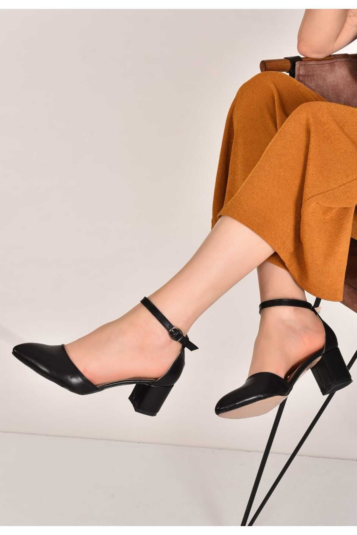 Benita Açık Siyah-Deri Bilekten bağlamalı Klasik Ayakkabı
